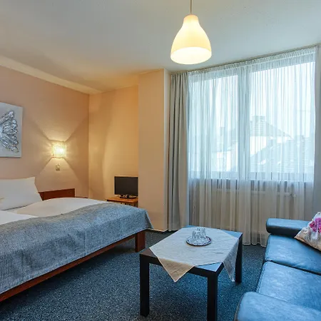 Hotell Carlton 2*