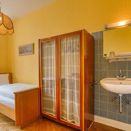 Carlton Hotell